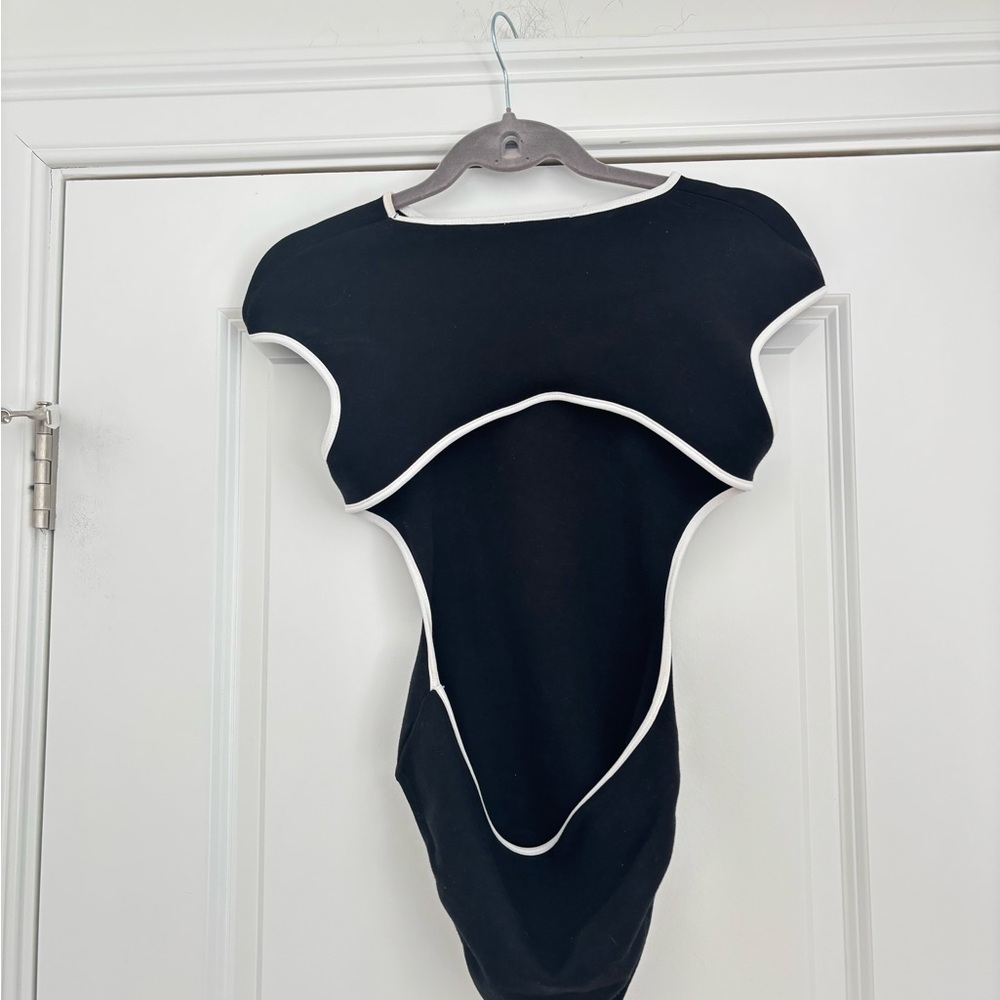 Black and White Trim Backless One-Piece Bodysuit - Picture 6 of 8